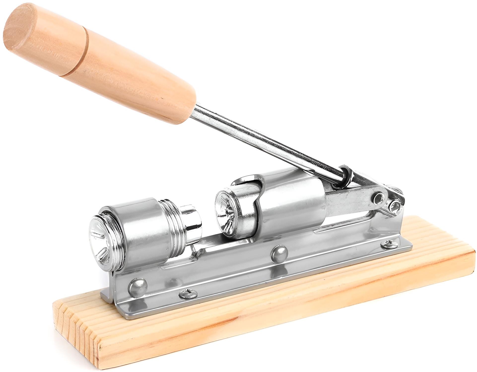 Verk 07077 Luskáčik na orechy