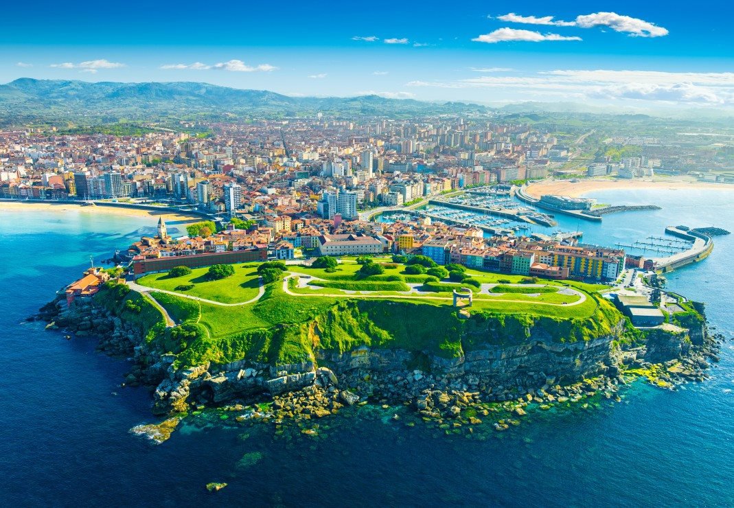 BLUEBIRD Pohľad na Gijón, Španielsko 1000 dielikov