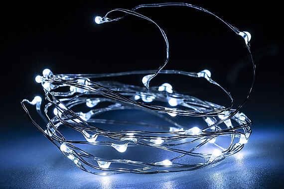 LAALU LED drôtik strieborný STUDENÁ BIELA 1,9 m