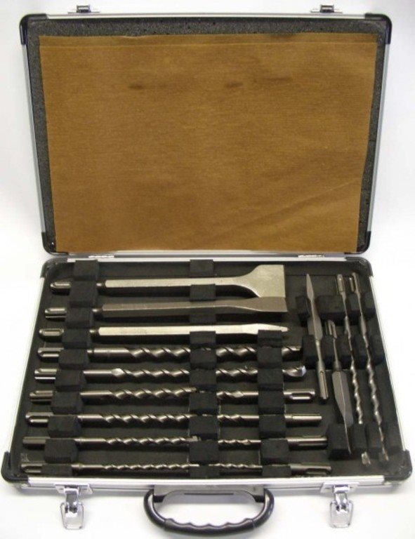 MAKITA Sada vrtákov a sekáčov SDS-Plus 17 ks v hliníkovom kufri D-19180