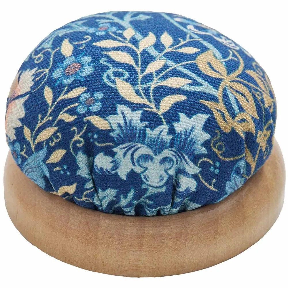 Hobby Gift Látkový jehelníček s dřevěnou podložkou Woodblock Floral