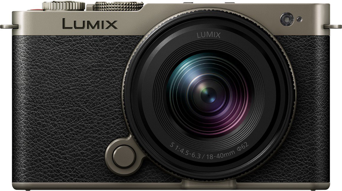Panasonic Lumix DC-S9 + Lumix S 18 – 40 mm f/4,5 – 6,3 titánový