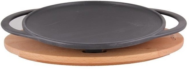 LAVA METAL Liatinová panvica „wok“ 28 cm s dreveným podstavcom