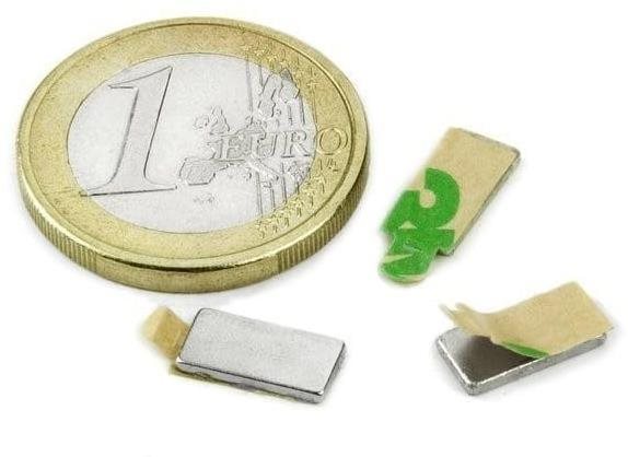 SOLLAU neodymový silný hranol (samolepiaci) 10 × 5 × 1 mm – balenie 20 ks
