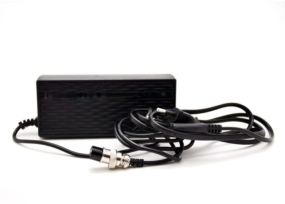 Nabíjačka batérie pre elektrokolobežku BLUETOUCH BT350